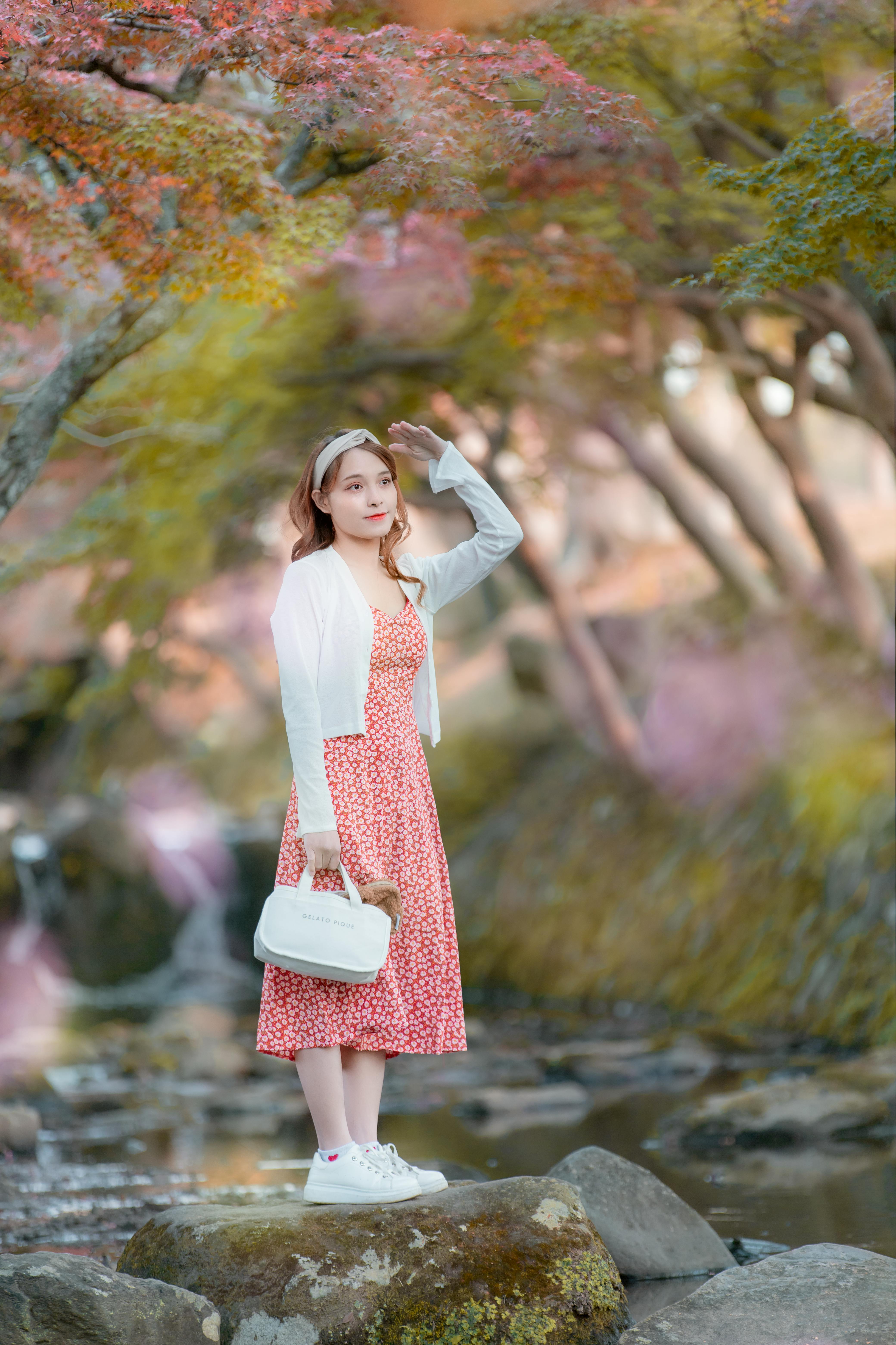 国货精品vlog流行趋势人物肖像图1